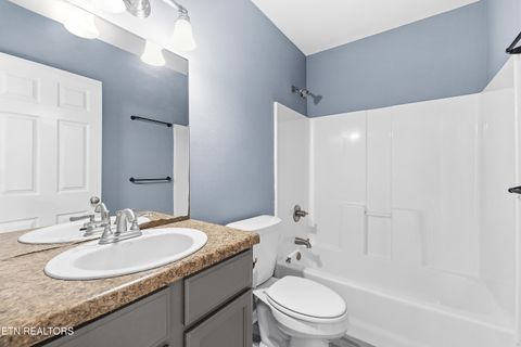 Tiny photo for 1206 W Parkway Ave, Knoxville, TN 37912 (MLS # 1323194)