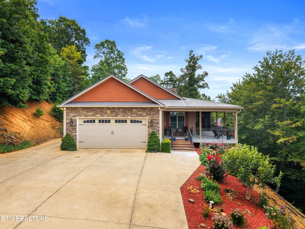 Photo of 2278 Lower Rinehart Rd, Dandridge, TN 37725 (MLS # 1311673)