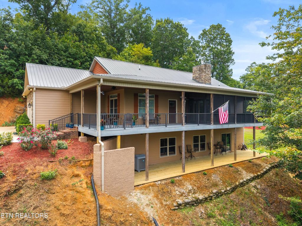 Photo of 2278 Lower Rinehart Rd, Dandridge, TN 37725 (MLS # 1311673)