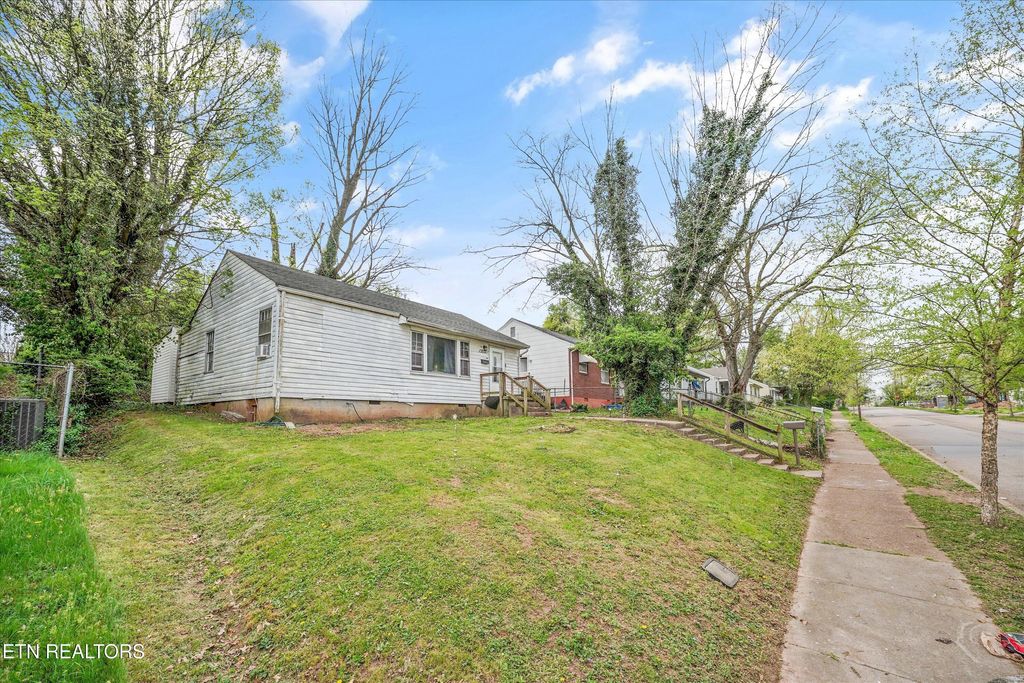 Photo of 2532 Linden Ave, Knoxville, TN 37914 (MLS # 1335386)