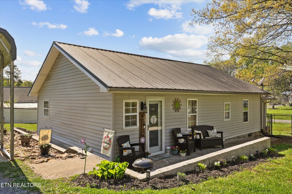 Photo of 4540 Wildwood Springs Rd, Maryville, TN 37804 (MLS # 1336527)