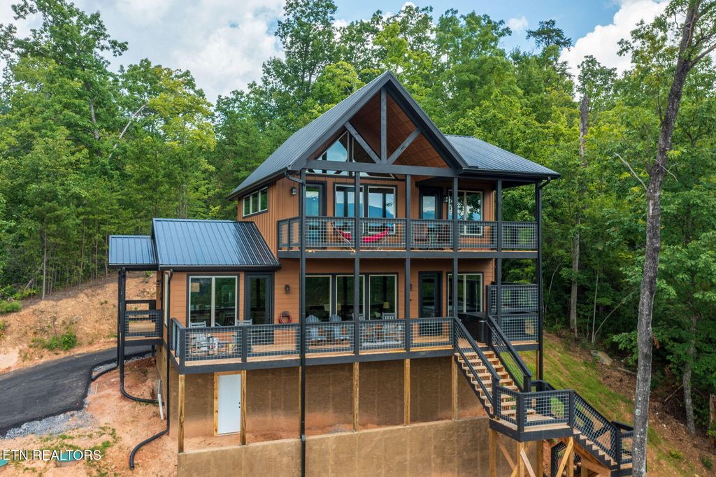 Photo of 775 Cartertown Rd, Gatlinburg, TN 37738 (MLS # 1325552)