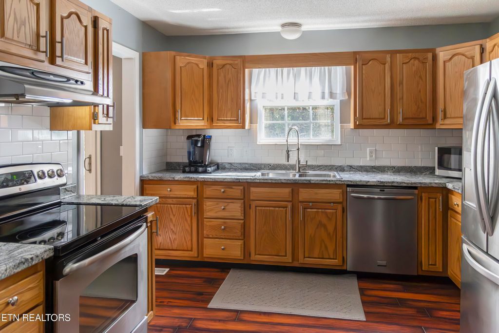 Photo of 238 Dry Valley Rd, Thorn Hill, TN 37881 (MLS # 1297392)