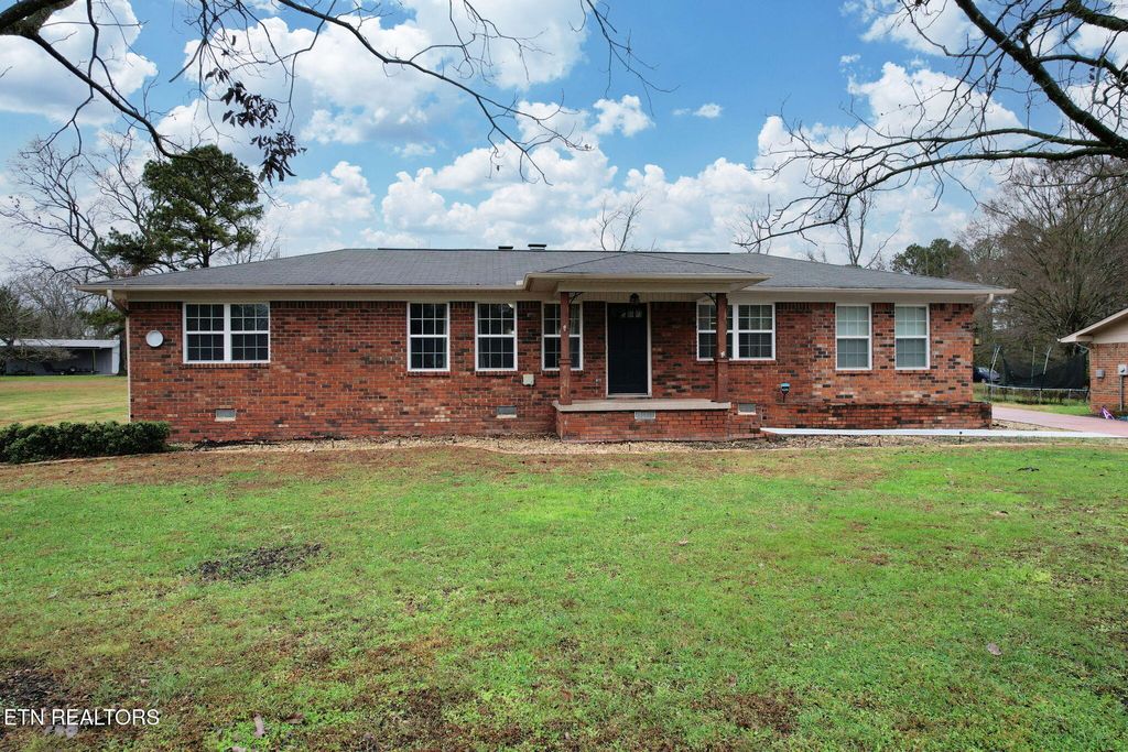 Photo of 2025 SE Hawk St, Cleveland, TN 37323 (MLS # 1323580)