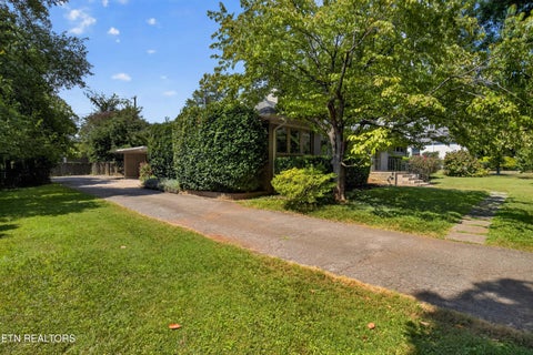 Tiny photo for 1025 Kenesaw Ave, Knoxville, TN 37919 (MLS # 1355690)