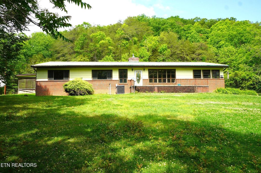 Photo of 680 Hale Brook Rd, Newport, TN 37821 (MLS # 1339314)