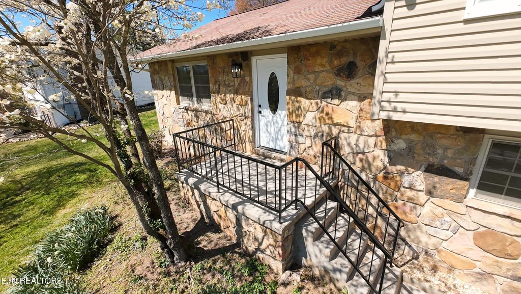 Photo of 11333 Snyder Rd, Knoxville, TN 37932 (MLS # 1335381)