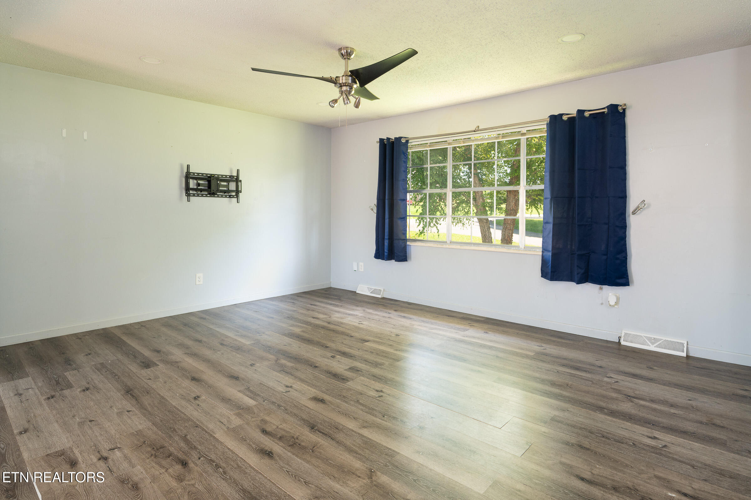 415 Pearl Rd - Photo 3