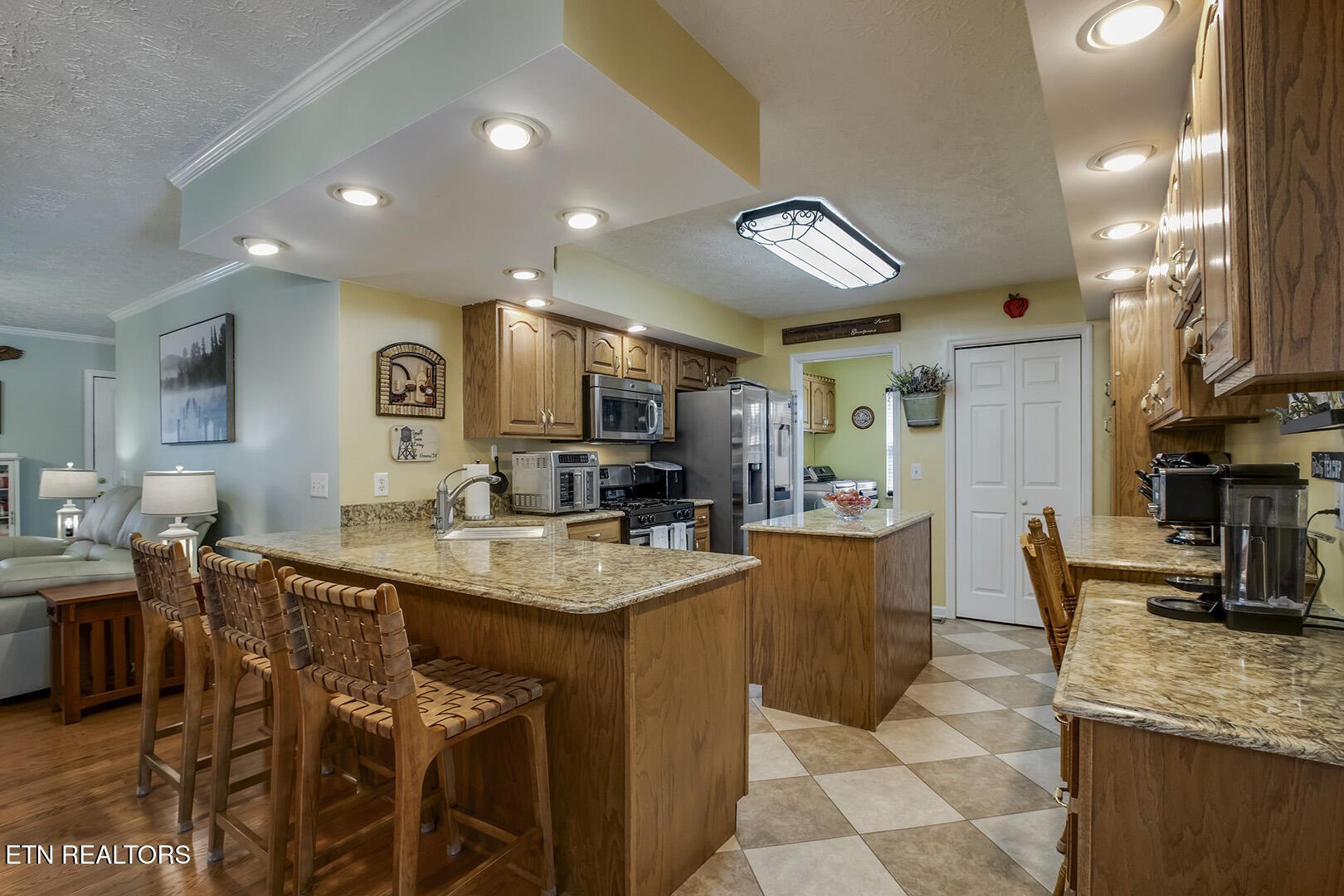 Vonore, Tennessee 37885, United States, 5 Bedrooms Bedrooms, ,3 BathroomsBathrooms,Residential,Active,146365