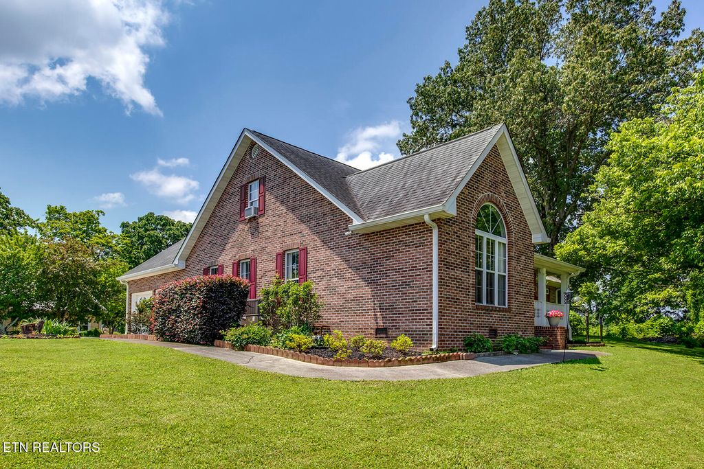 Photo of 111 Ellis St, Vonore, TN 37885 (MLS # 1303802)