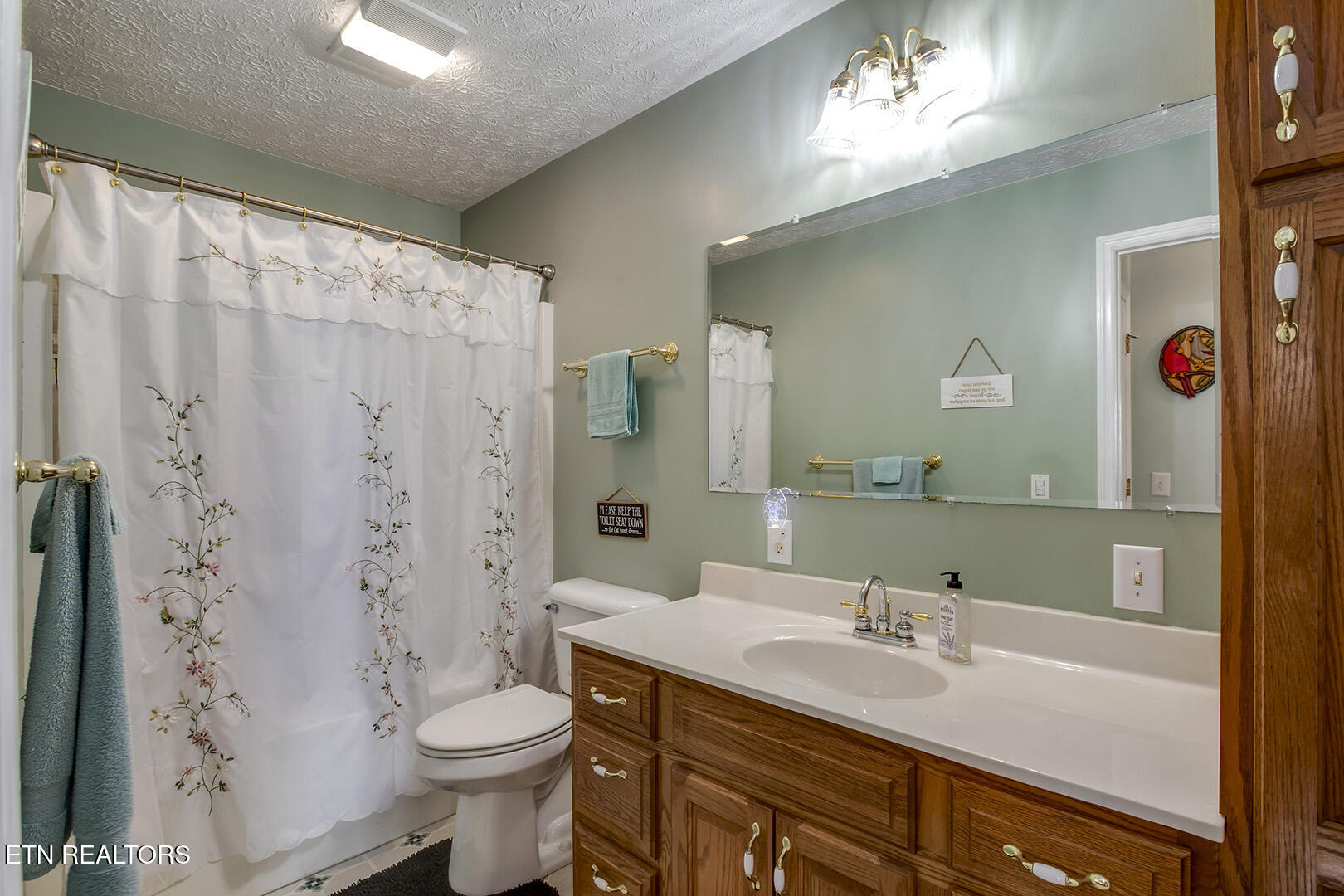 Vonore, Tennessee 37885, United States, 5 Bedrooms Bedrooms, ,3 BathroomsBathrooms,Residential,Active,146365