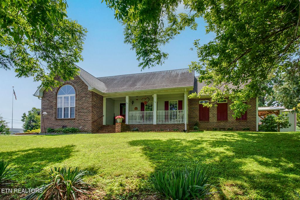 Photo of 111 Ellis St, Vonore, TN 37885 (MLS # 1303802)