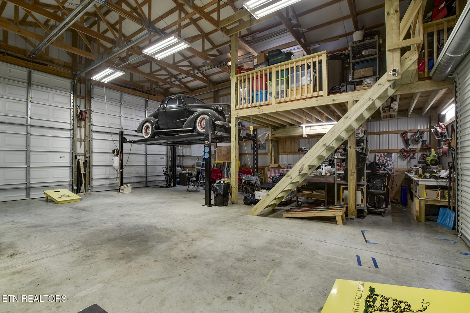 Vonore, Tennessee 37885, United States, 5 Bedrooms Bedrooms, ,3 BathroomsBathrooms,Residential,Active,146365