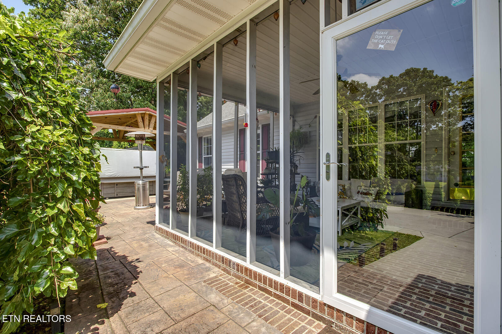 Vonore, Tennessee 37885, United States, 5 Bedrooms Bedrooms, ,3 BathroomsBathrooms,Residential,Active,146365