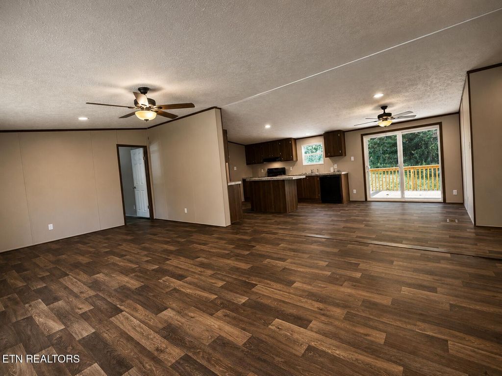 Photo of 600 W 7th Ave, Lenoir City, TN 37771 (MLS # 1342909)