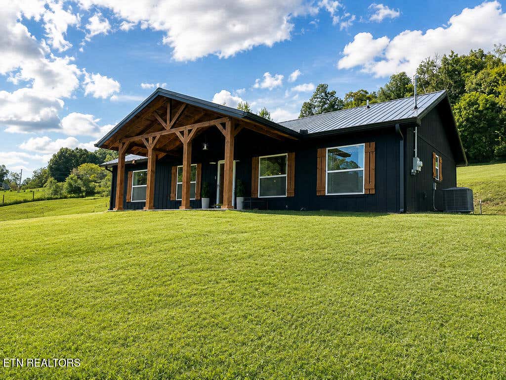 Photo of 1528 Highway 70 S, Rogersville, TN 37857 (MLS # 1352780)