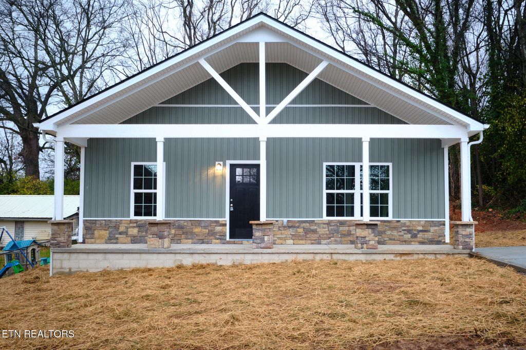 Photo of 1509 Lawson Ave, Knoxville, TN 37917 (MLS # 1322971)