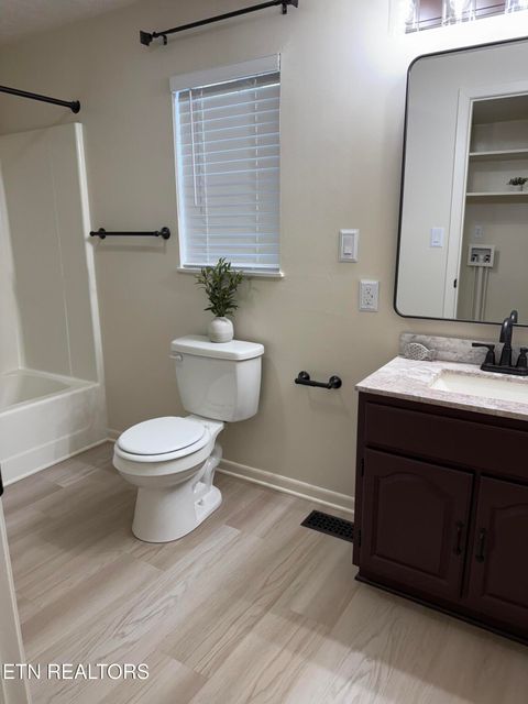 Tiny photo for 206 Ross Cemetery Rd, Rocky Top, TN 37769 (MLS # 1325865)