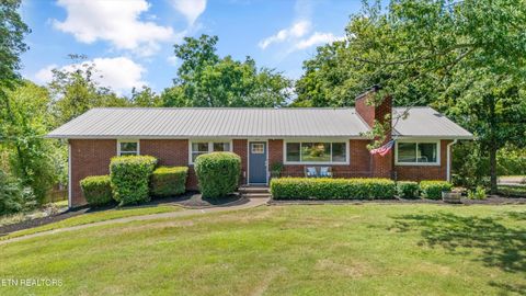 Photo of 301 NW Portsmouth Rd, Knoxville, TN 37909 (MLS # 1309034)