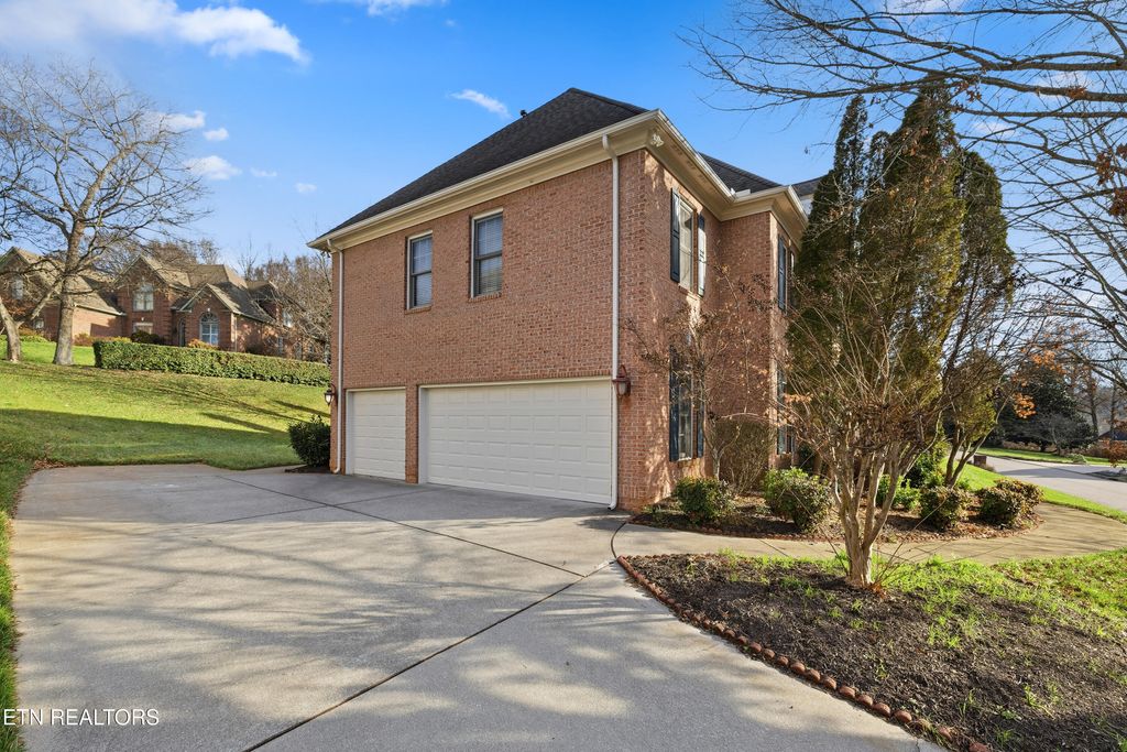Photo of 8915 Isherwood Lane, Knoxville, TN 37922 (MLS # 1327844)