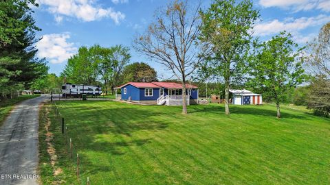 Photo of 110 James Henry Rd, Deer Lodge, TN 37726 (MLS # 1337076)