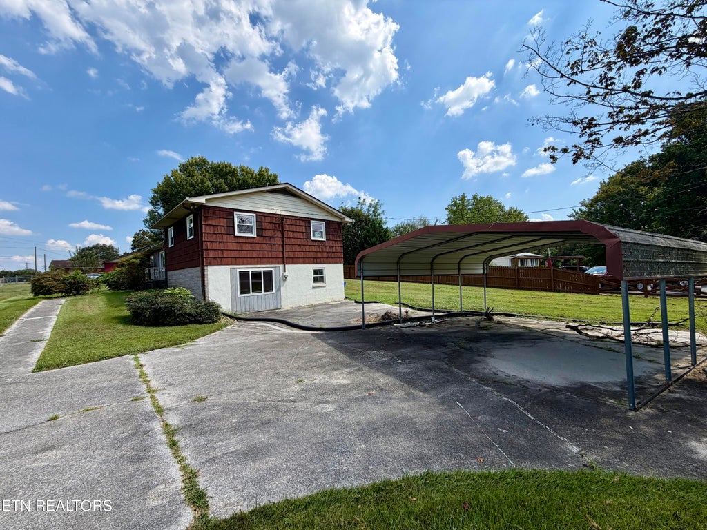 Photo of 6900 Clowers Drive, Knoxville, TN 37924 (MLS # 1354512)