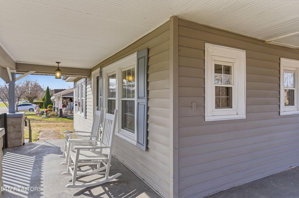 Photo of 4143 Walker Blvd, Knoxville, TN 37917 (MLS # 1323542)