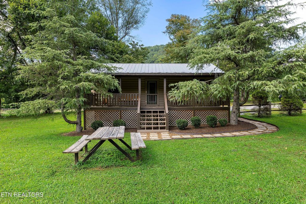 Photo of 339 Stables Drive, Townsend, TN 37882 (MLS # 1314402)
