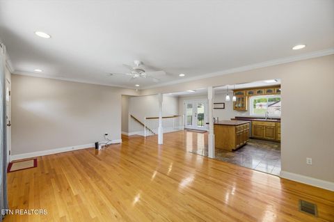 Tiny photo for 1012 Bennett St, Sweetwater, TN 37874 (MLS # 1338172)