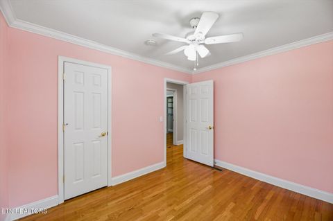 Tiny photo for 1012 Bennett St, Sweetwater, TN 37874 (MLS # 1338172)