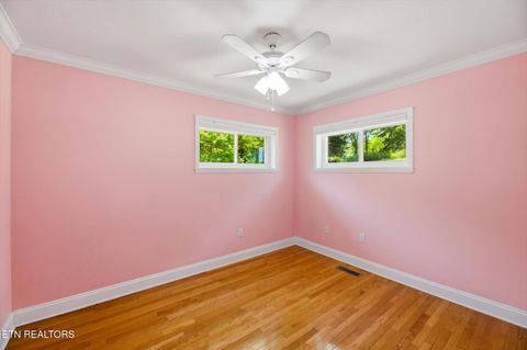 Tiny photo for 1012 Bennett St, Sweetwater, TN 37874 (MLS # 1338172)