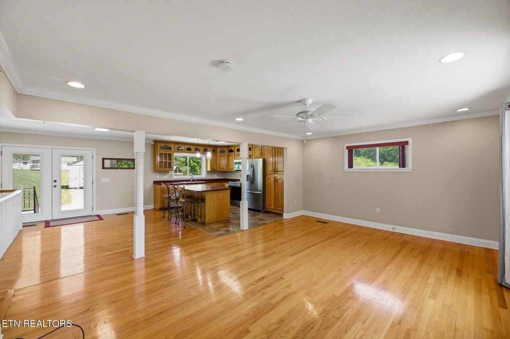 Photo of 1012 Bennett St, Sweetwater, TN 37874 (MLS # 1338172)