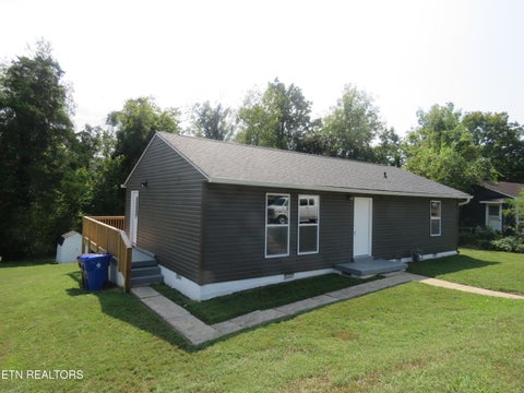Tiny photo for 108 E Arrowwood Rd, Oak Ridge, TN 37830 (MLS # 1356073)