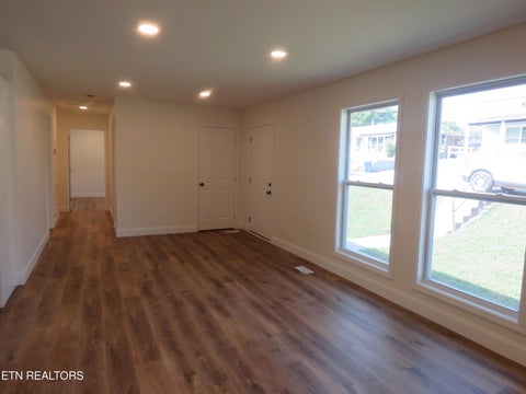 Tiny photo for 108 E Arrowwood Rd, Oak Ridge, TN 37830 (MLS # 1356073)