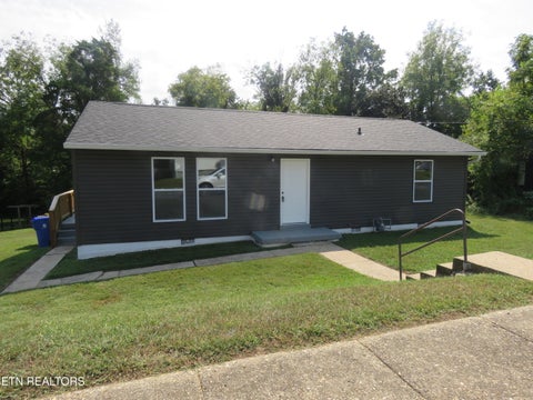 Photo of 108 E Arrowwood Rd, Oak Ridge, TN 37830 (MLS # 1356073)