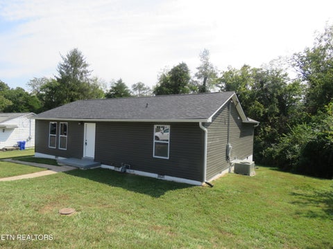 Tiny photo for 108 E Arrowwood Rd, Oak Ridge, TN 37830 (MLS # 1356073)