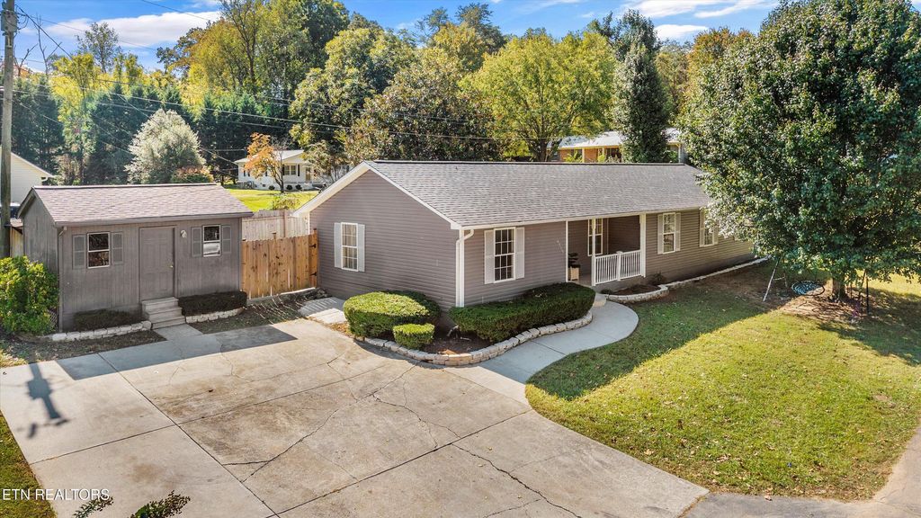 Photo of 4716 Ball Camp Pike, Knoxville, TN 37921 (MLS # 1318420)