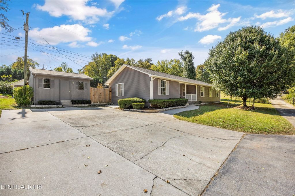 Photo of 4716 Ball Camp Pike, Knoxville, TN 37921 (MLS # 1318420)
