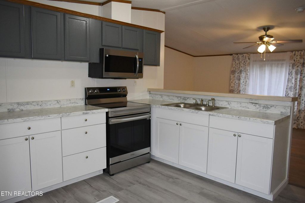 Photo of 409 Doe Court, New Tazewell, TN 37825 (MLS # 1254205)