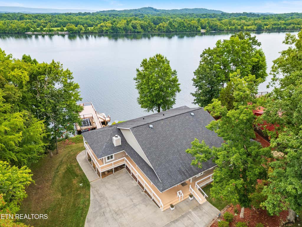 Photo of 261 Lakewood Circle Drive, Decatur, TN 37322 (MLS # 1270550)