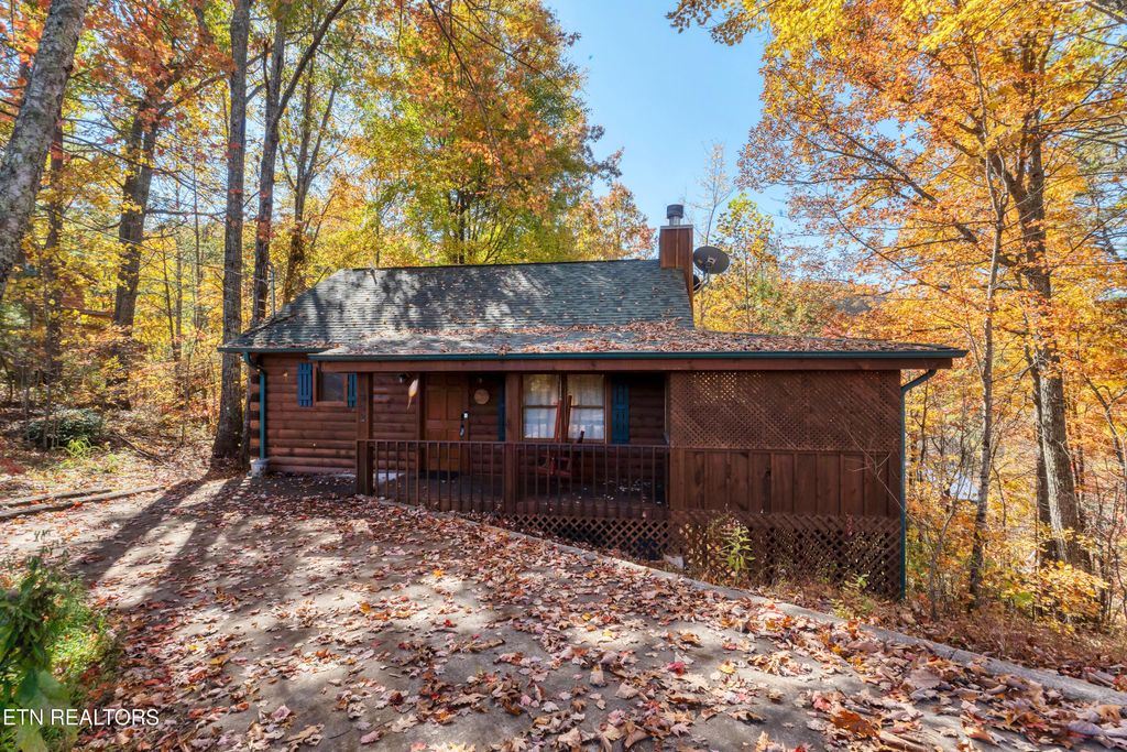 Photo of 1552 Sky View Drive, Sevierville, TN 37876 (MLS # 1321492)