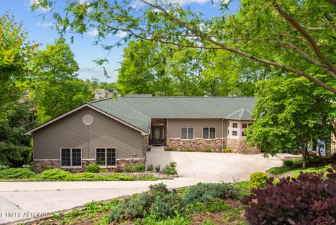 Photo of 43 Markham Terrace, Crossville, TN 38558 (MLS # 1339274)