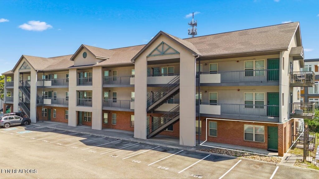 Photo of 1201 Laurel Ave #107, Knoxville, TN 37916 (MLS # 1350824)