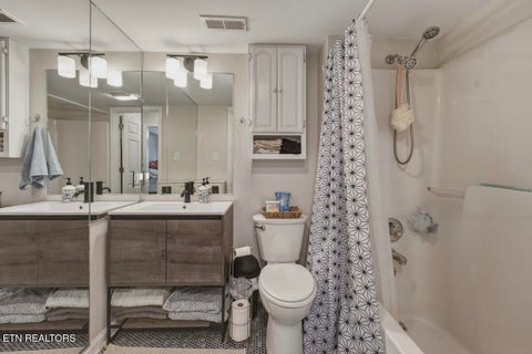Tiny photo for 1201 Laurel Ave #107, Knoxville, TN 37916 (MLS # 1350824)