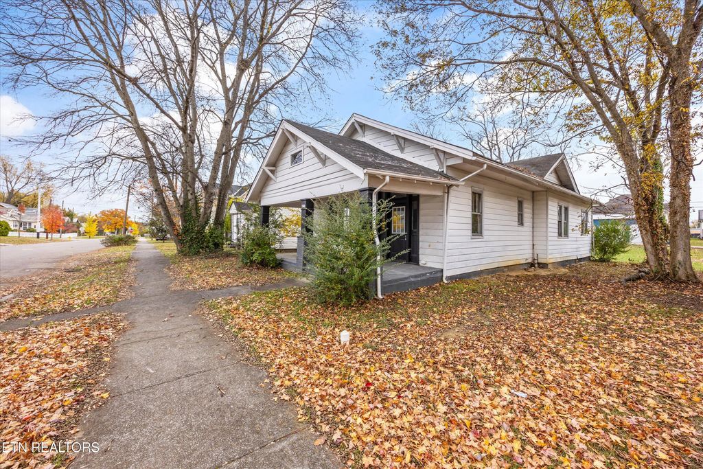 Photo of 2444 woodbine Ave, Knoxville, TN 37917 (MLS # 1323064)