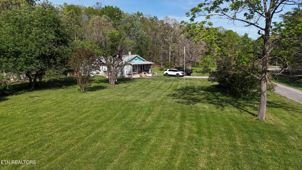 Photo of 42 Dripping Springs Court, Monterey, TN 38574 (MLS # 1339766)