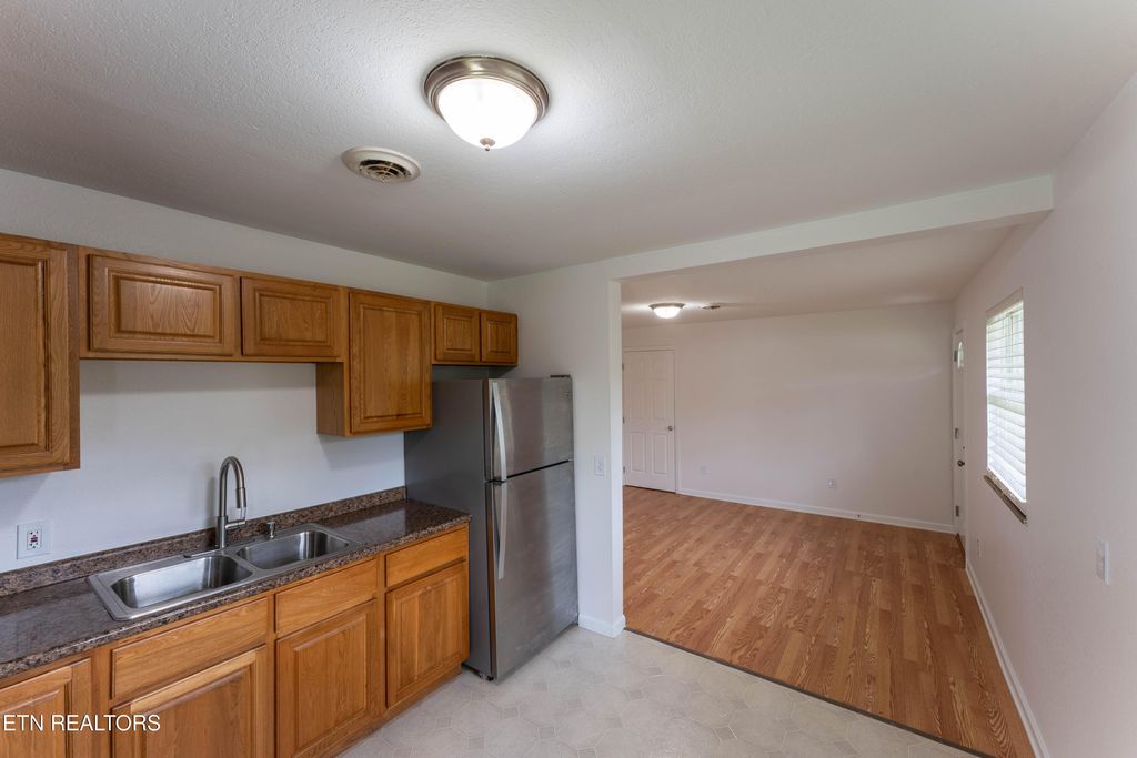 Photo of 2182 Lakeview Rd, Lenoir City, TN 37772 (MLS # 1328209)