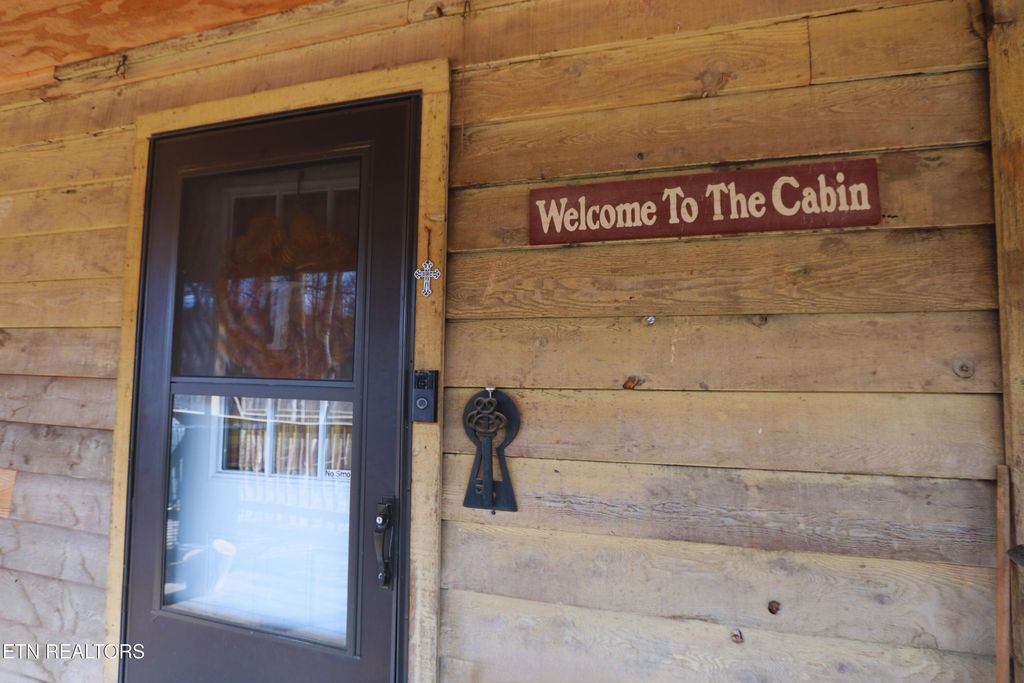 Photo of 110 Laguna Vista Drive, Caryville, TN 37714 (MLS # 1328682)