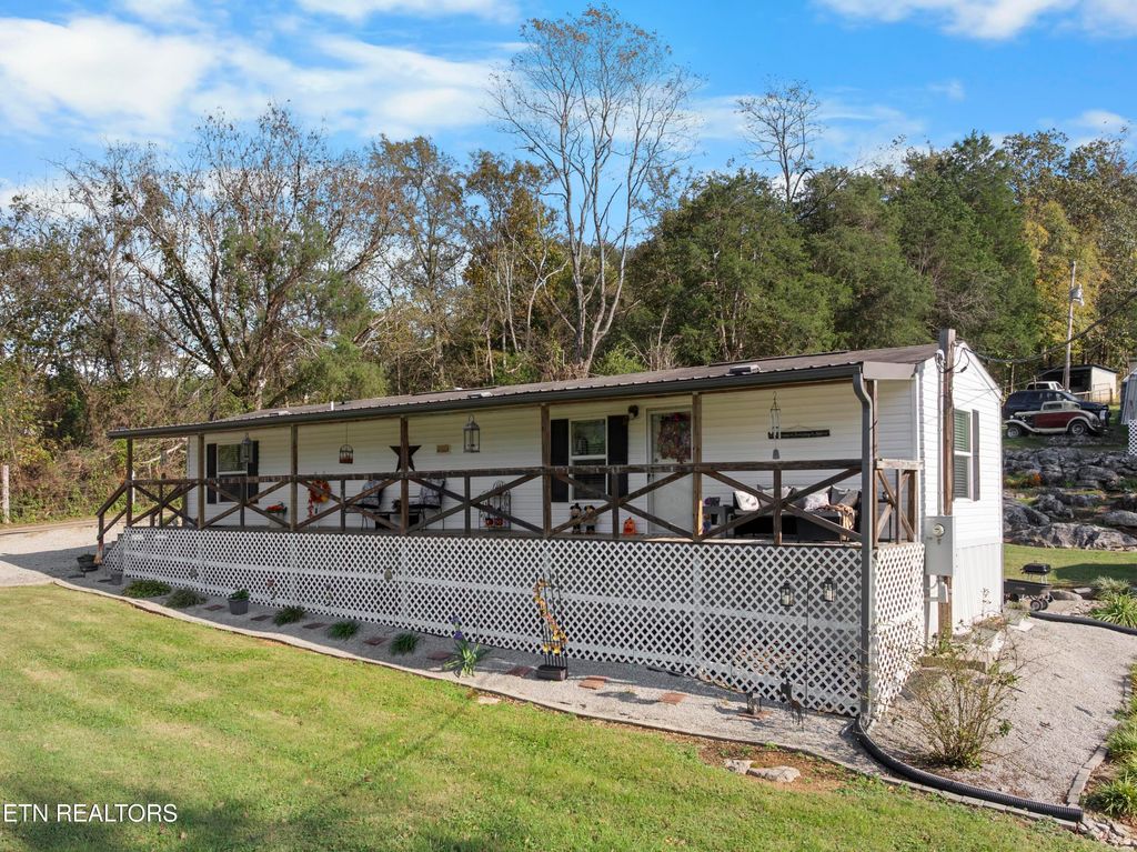 Photo of 221 Sinnamon Ln Ln, Rutledge, TN 37861 (MLS # 1320346)