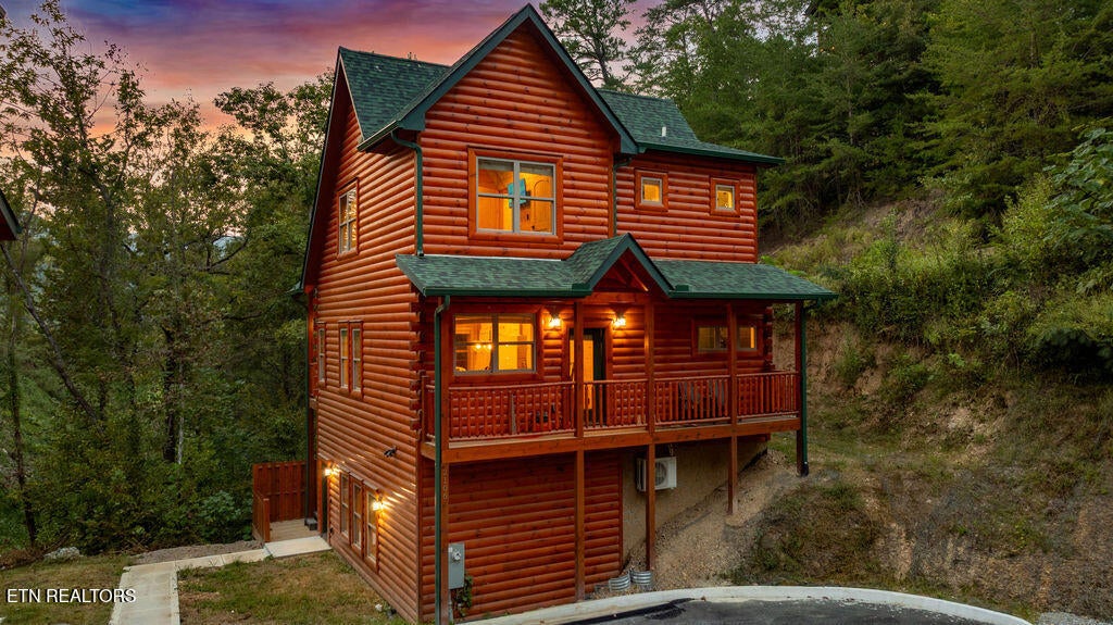 Photo of 2106 Vly Crk Way, Pigeon Forge, TN 37862 (MLS # 1356368)
